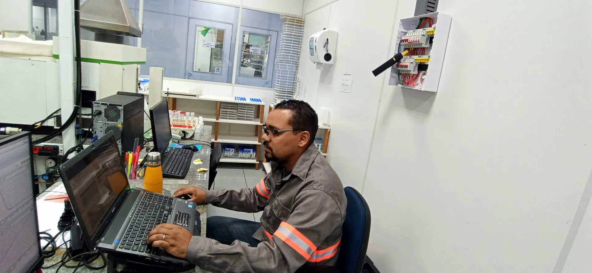 Avaliação e diagnóstico técnico em painel elétrico, procedimento base da inspeção termográfica